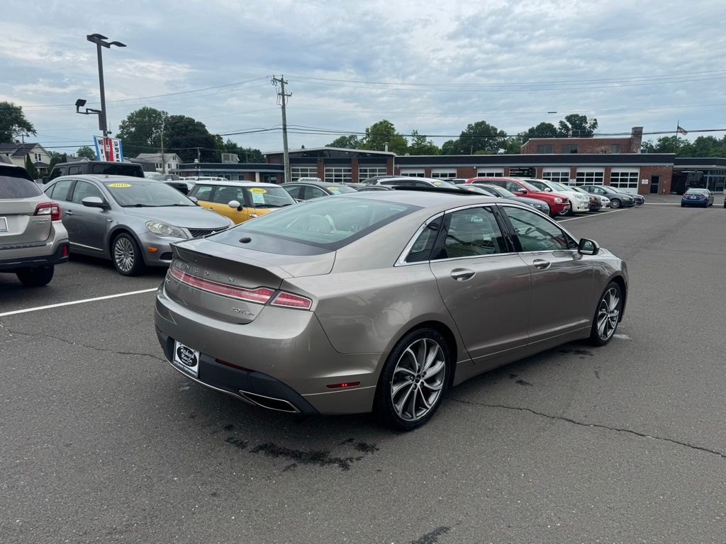 2019 Lincoln MKZ view 5
