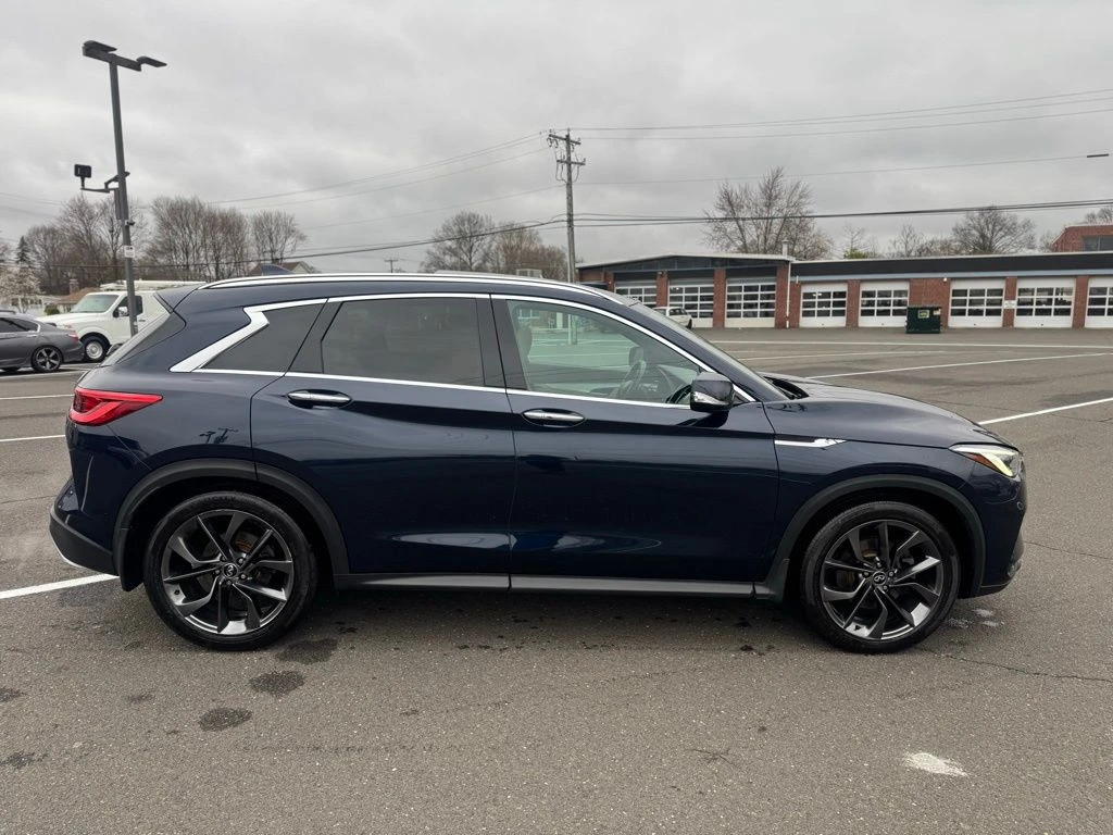 2019 INFINITI QX50 view 4