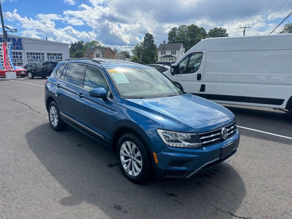 2018 Volkswagen Tiguan view 3