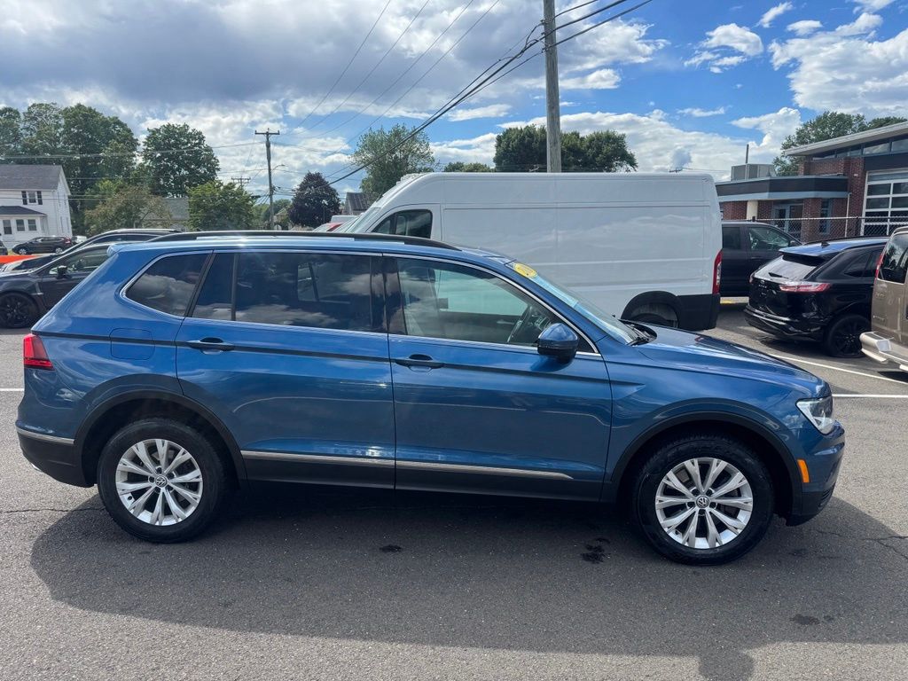 2018 Volkswagen Tiguan view 4