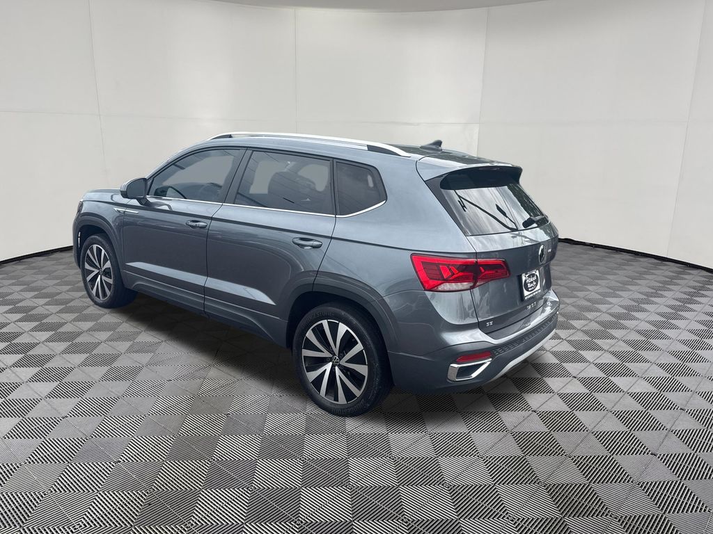 2022 Volkswagen Taos view 3