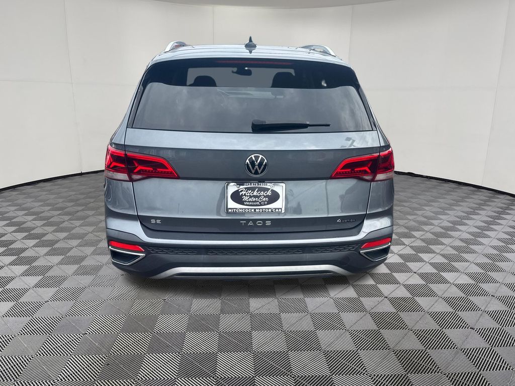 2022 Volkswagen Taos view 4