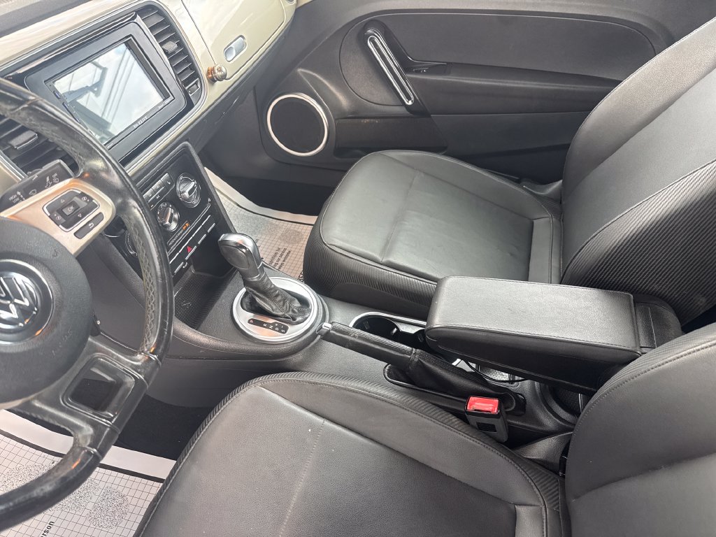 2014 Volkswagen Beetle 25