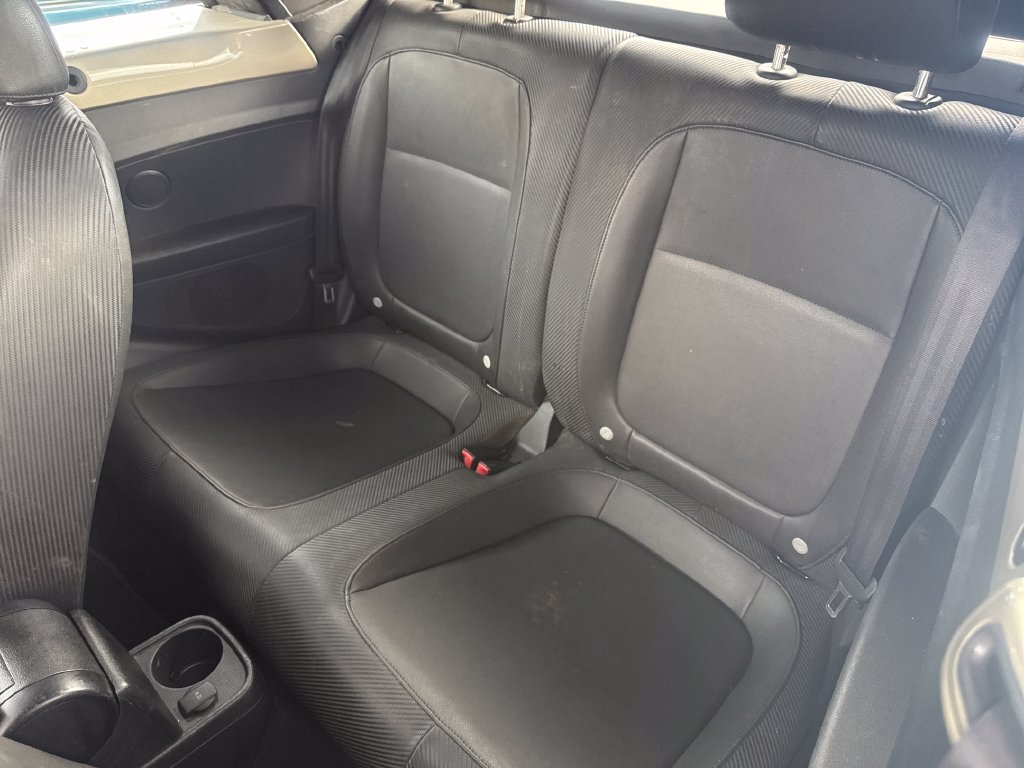 2014 Volkswagen Beetle 26