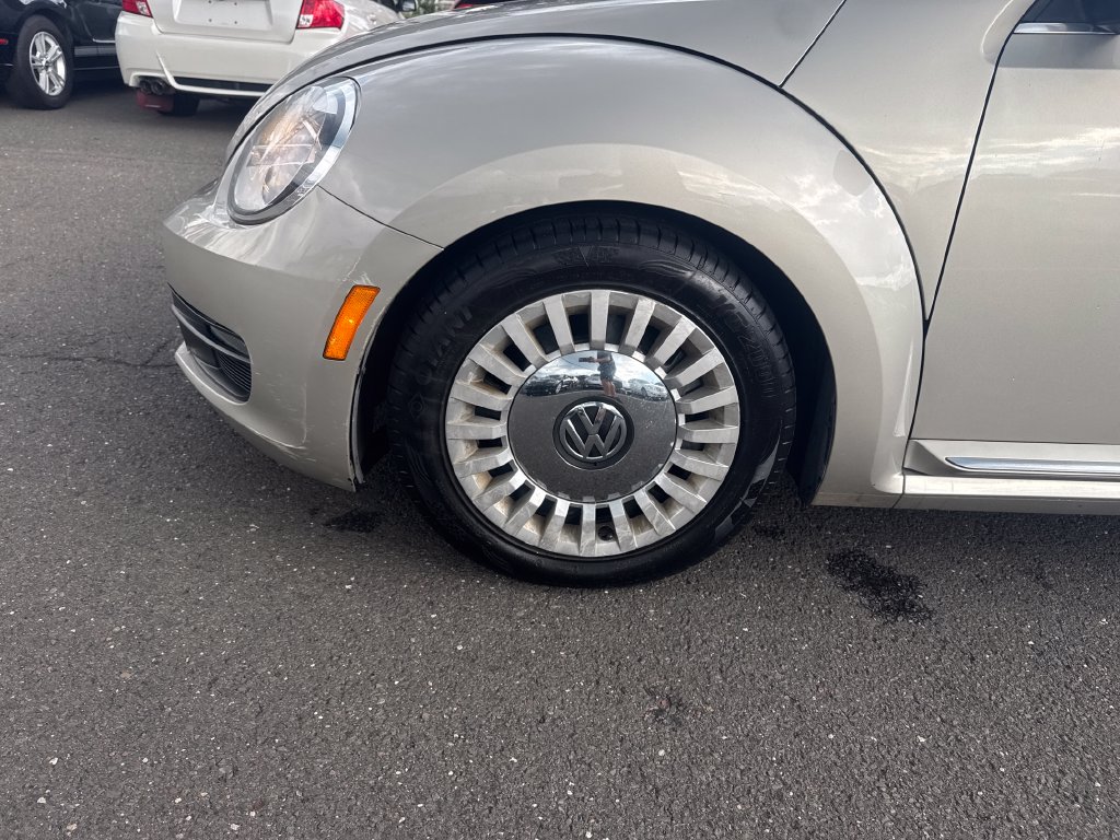 2014 Volkswagen Beetle 28
