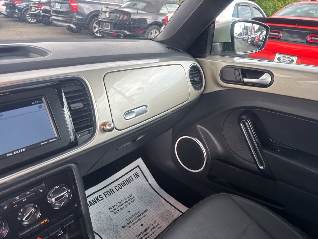 2014 Volkswagen Beetle 32
