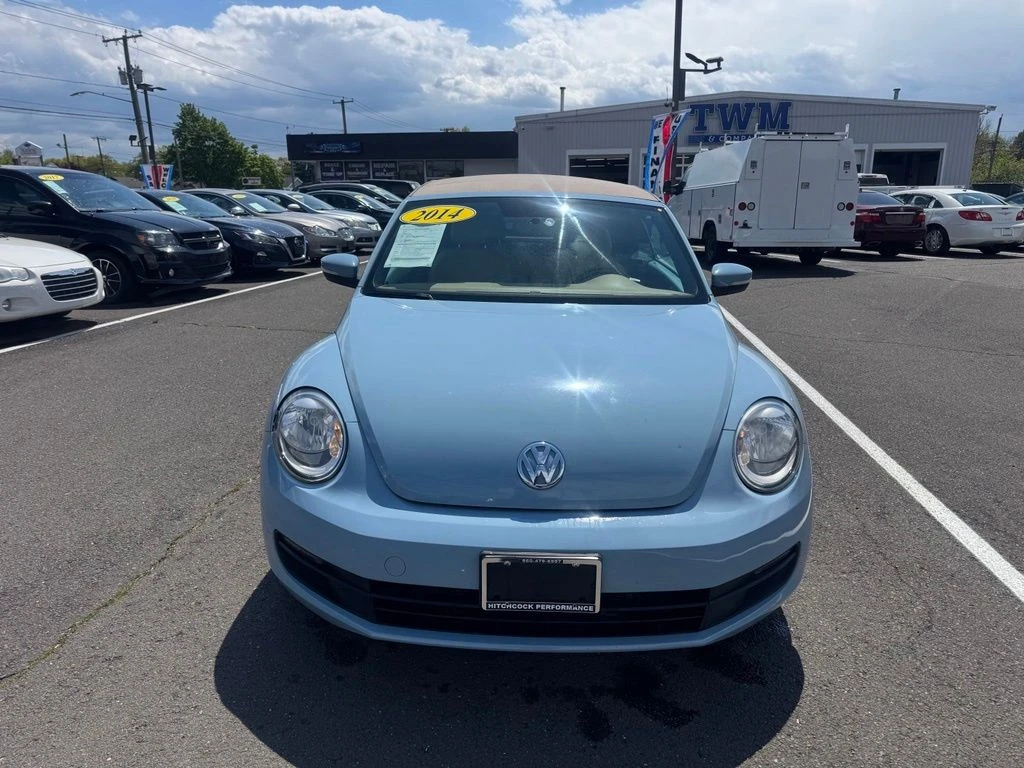 2014 Volkswagen Beetle view 2