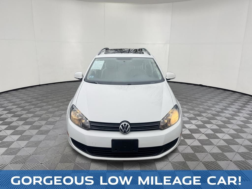 2014 Volkswagen Jetta SportWagen view 2