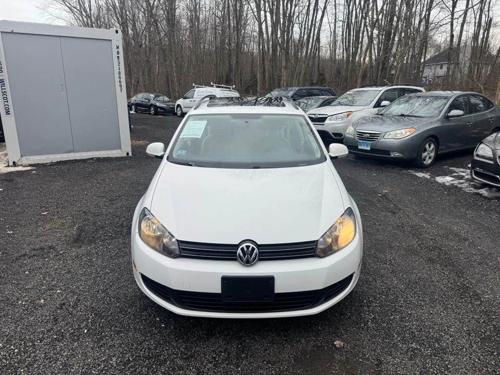 2014 Volkswagen Jetta SportWagen view 2