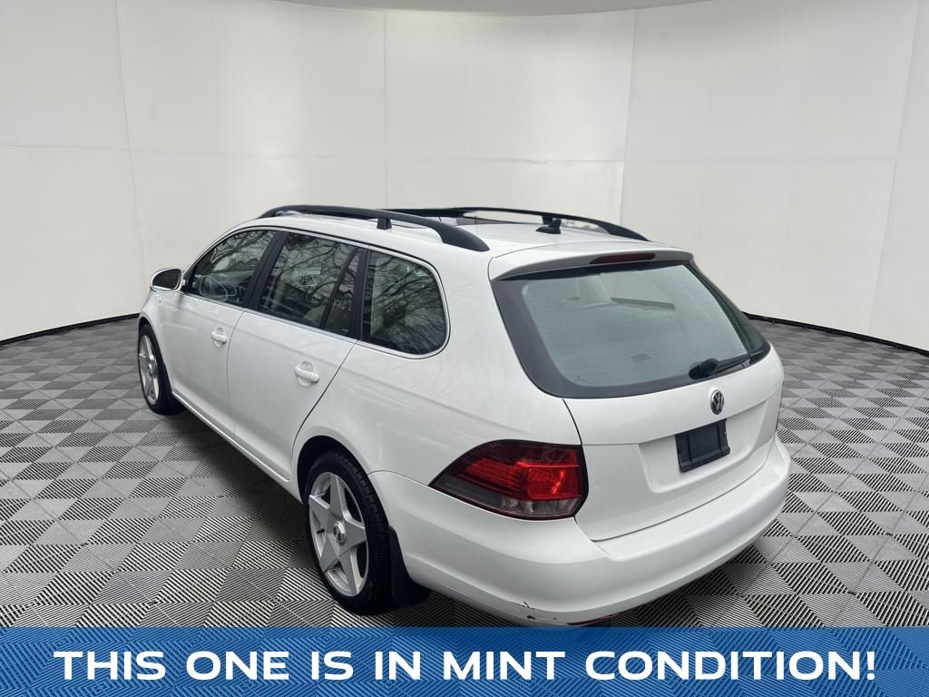 2014 Volkswagen Jetta SportWagen view 5