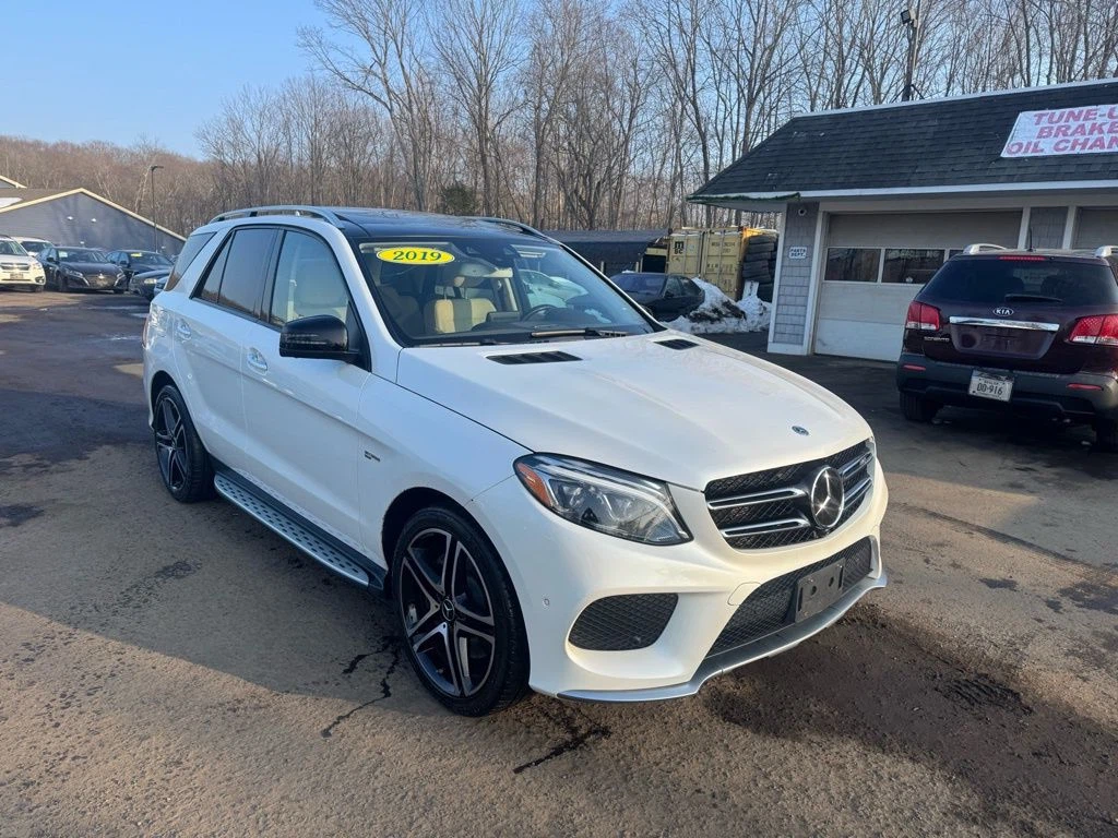 2019 Mercedes-Benz GLE view 3
