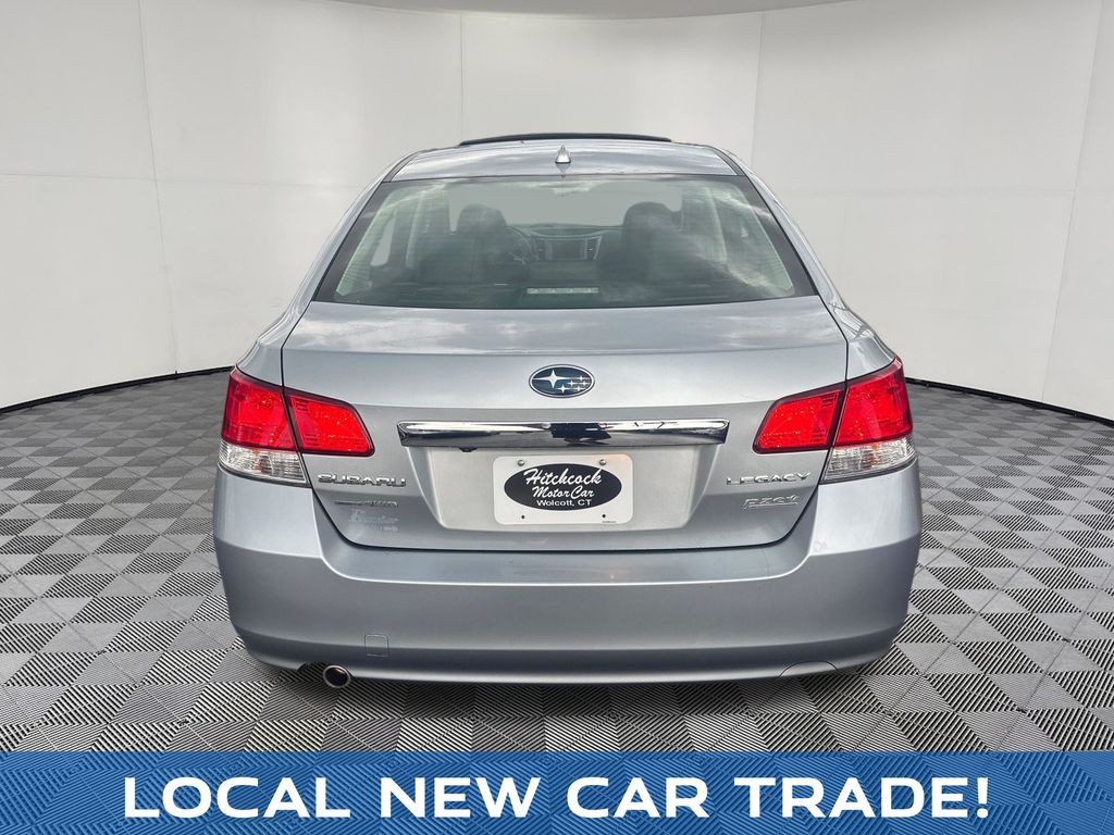 2013 Subaru Legacy view 4