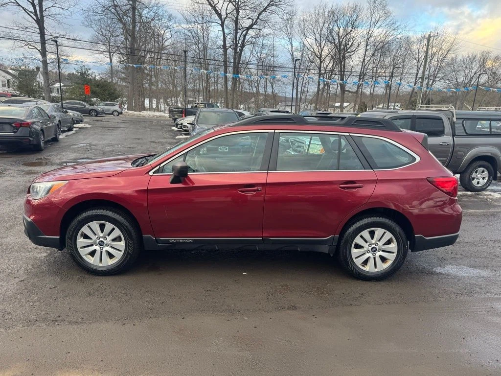2017 Subaru Outback view 4