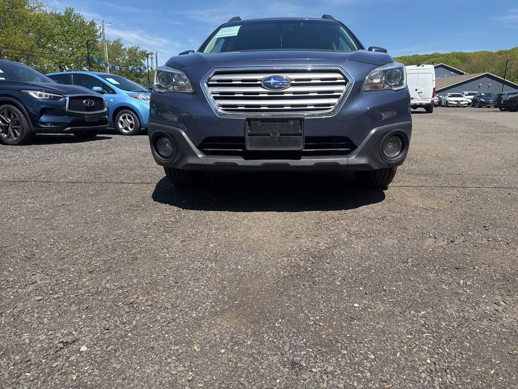 2017 Subaru Outback view 3