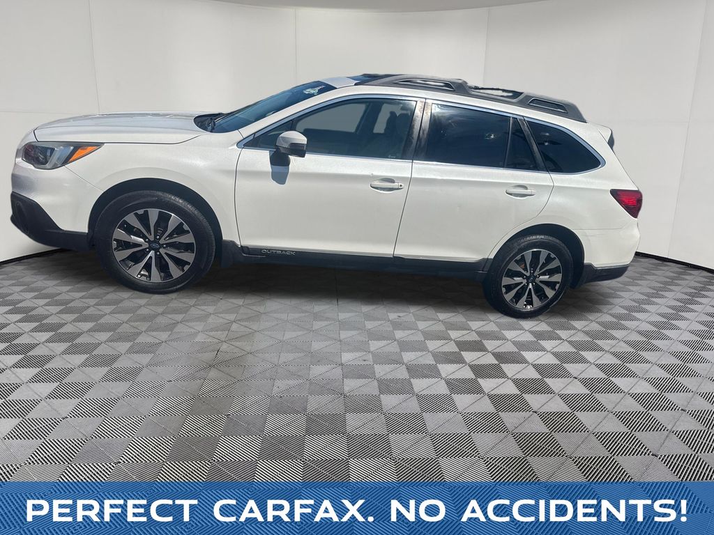 2015 Subaru Outback view 2