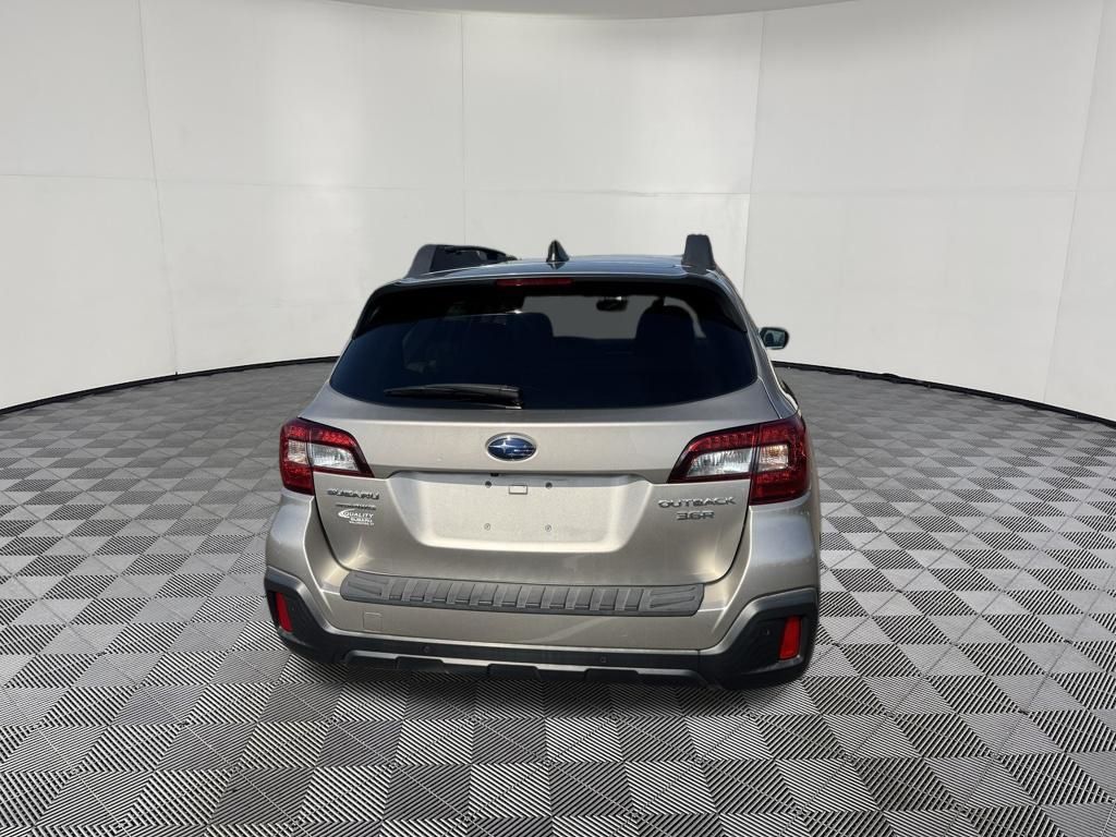 2018 Subaru Outback view 5