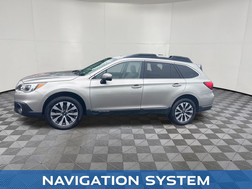 2016 Subaru Outback view 2