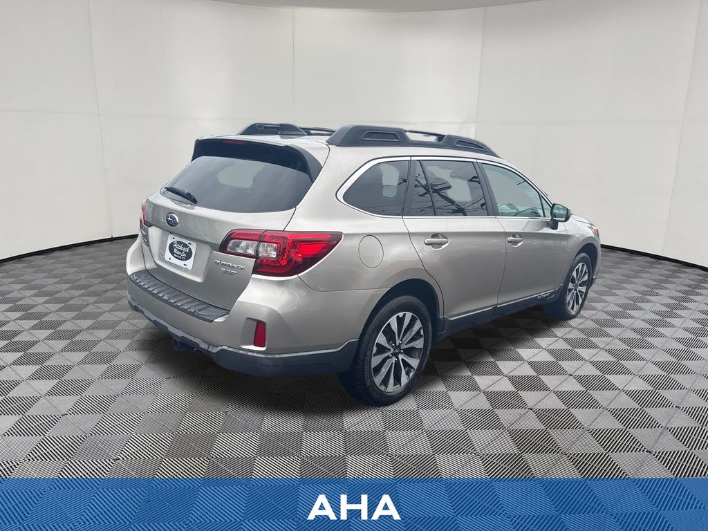 2016 Subaru Outback view 5