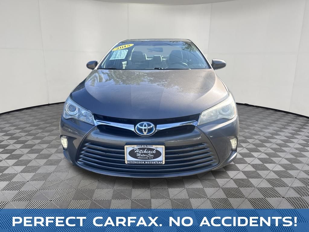2015 Toyota Camry Hybrid view 3