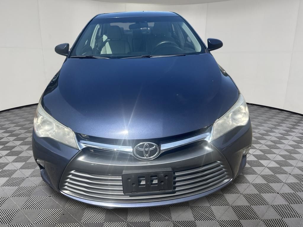 2017 Toyota Camry view 4