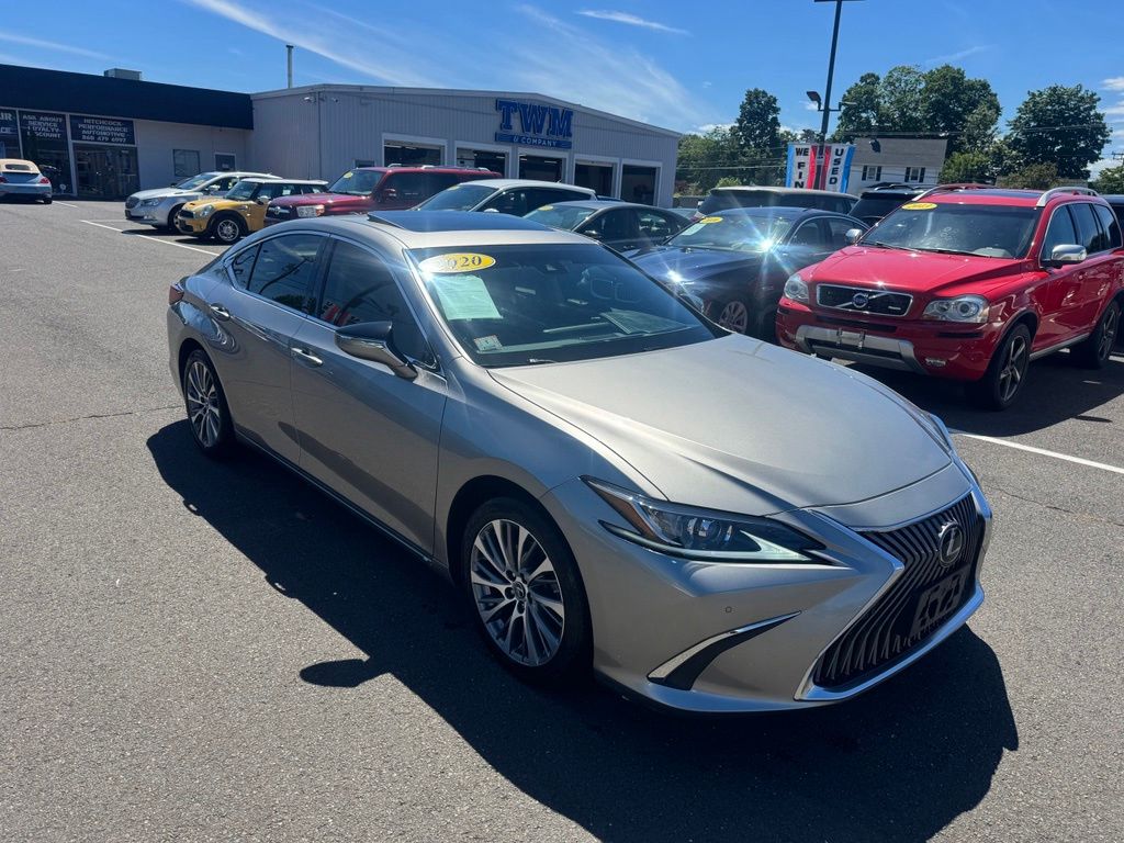 2020 Lexus ES view 3