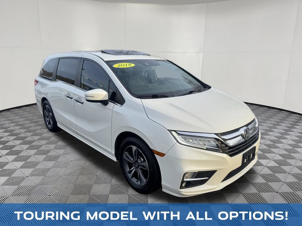 2018 Honda Odyssey view 3