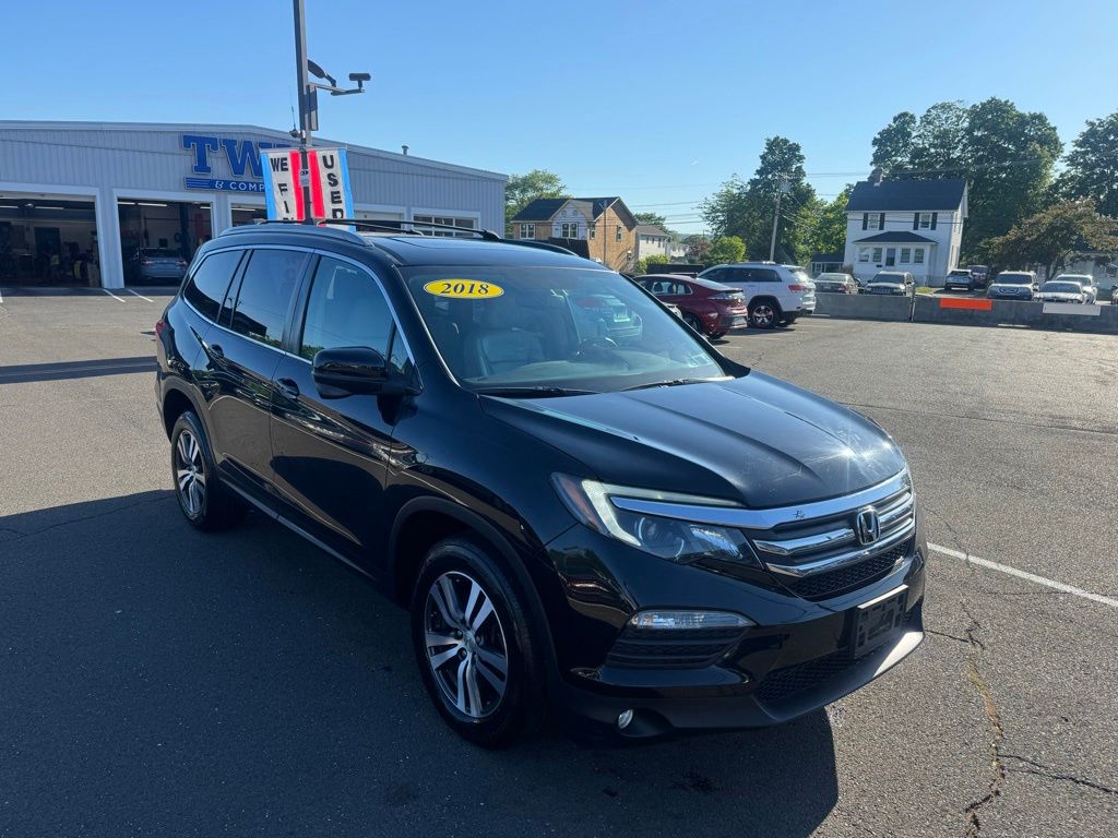 2018 Honda Pilot view 3