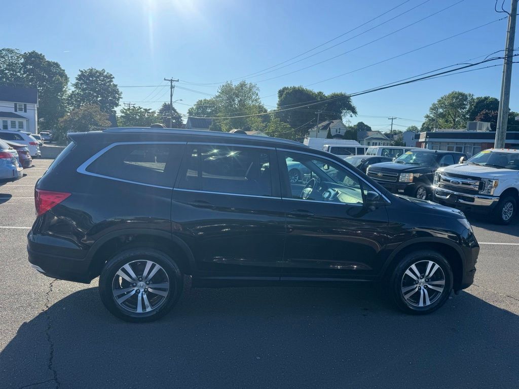 2018 Honda Pilot view 4