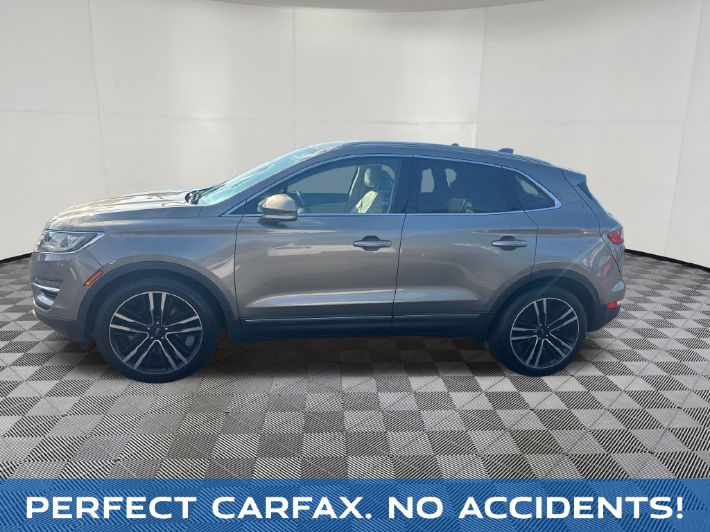 2017 Lincoln MKC view 3