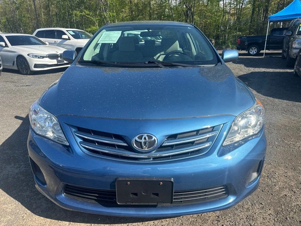 2013 Toyota Corolla view 4