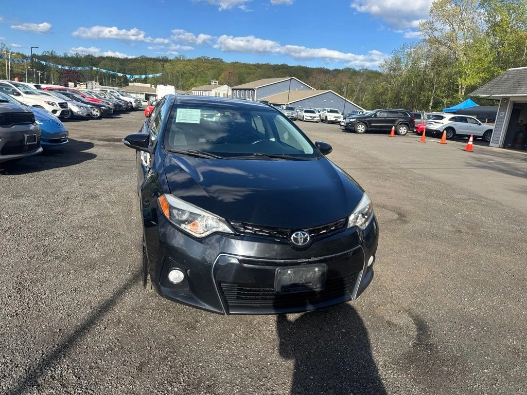 2014 Toyota Corolla view 5