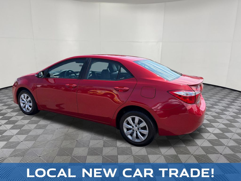 2015 Toyota Corolla view 3