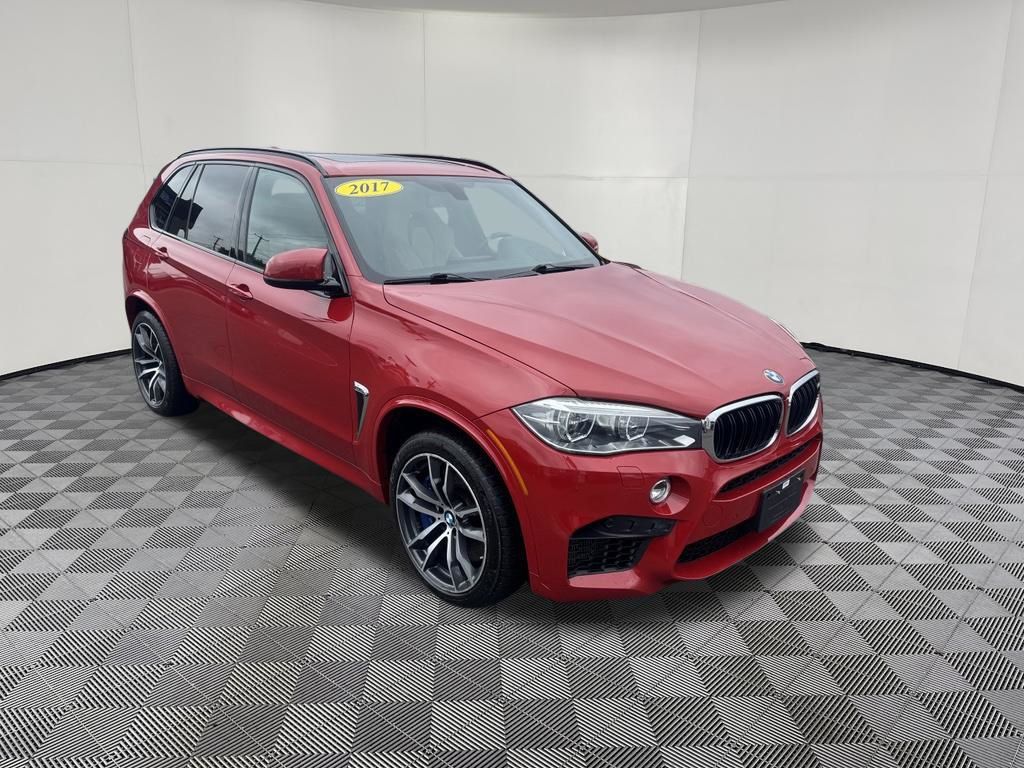 2017 BMW X5 M view 3