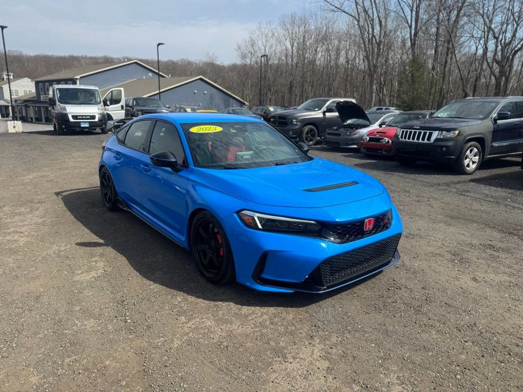 2023 Honda Civic Type R view 3
