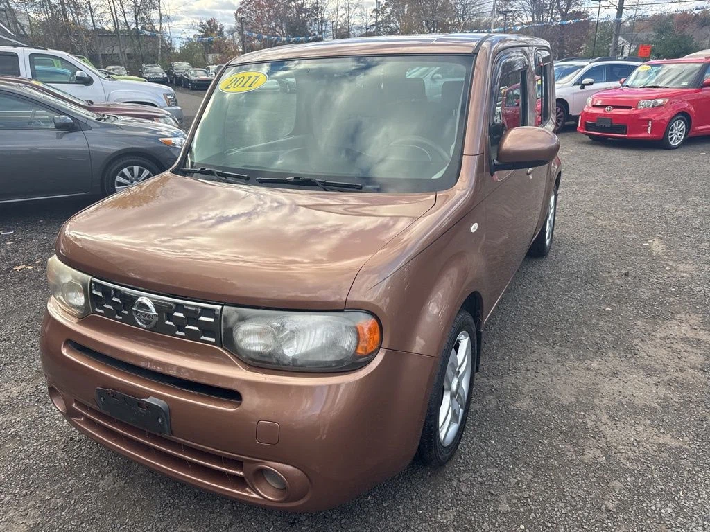 2011 Nissan Cube view 2