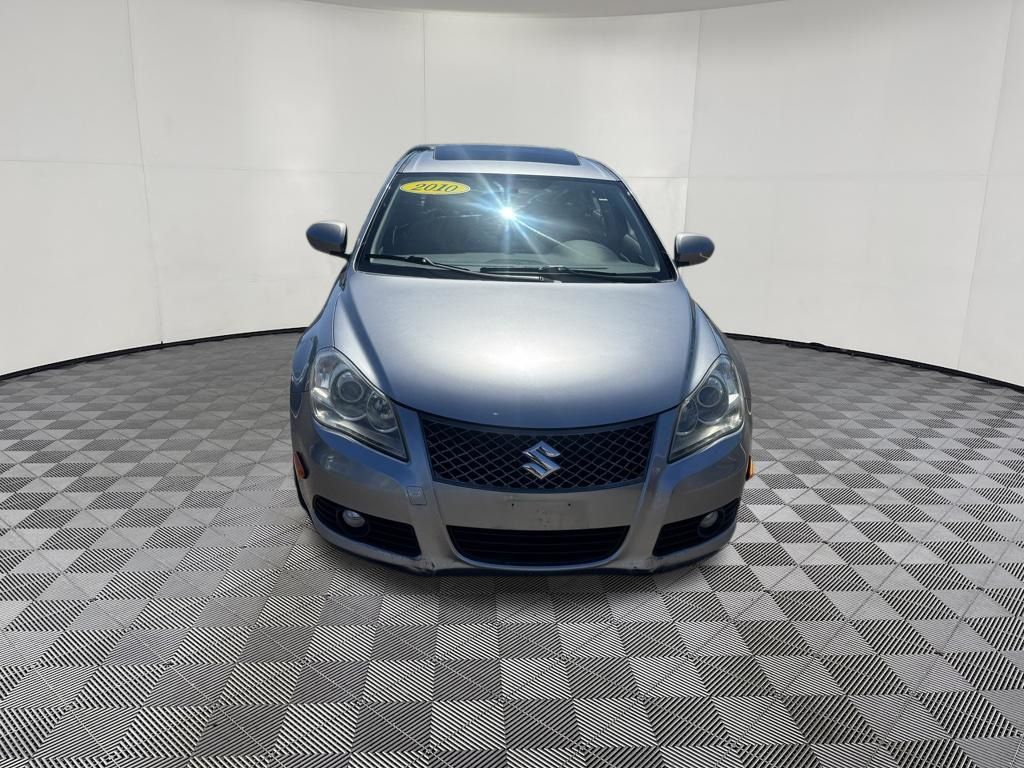 2010 Suzuki Kizashi view 2