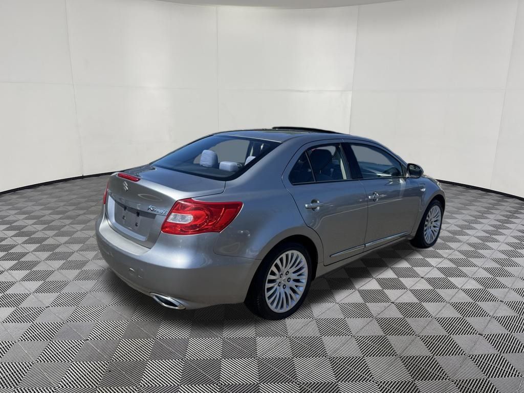 2010 Suzuki Kizashi view 5