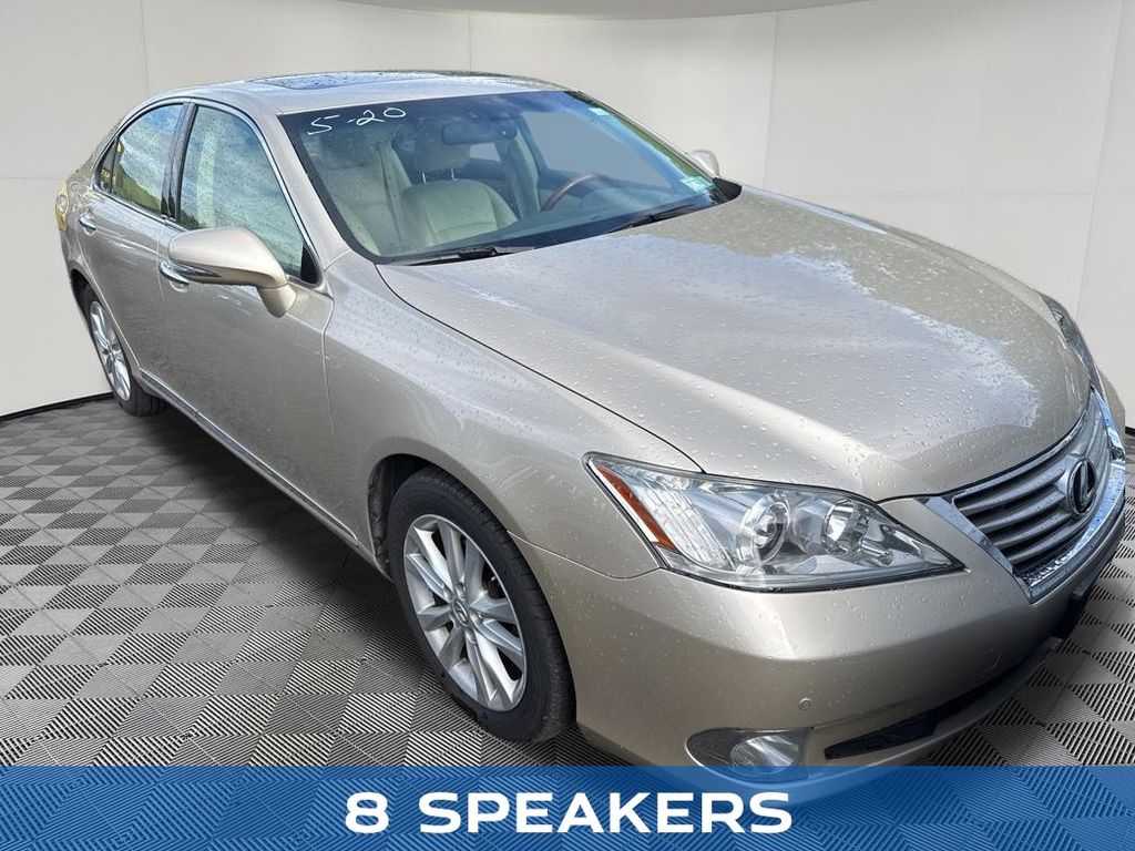 2011 Lexus ES view 4