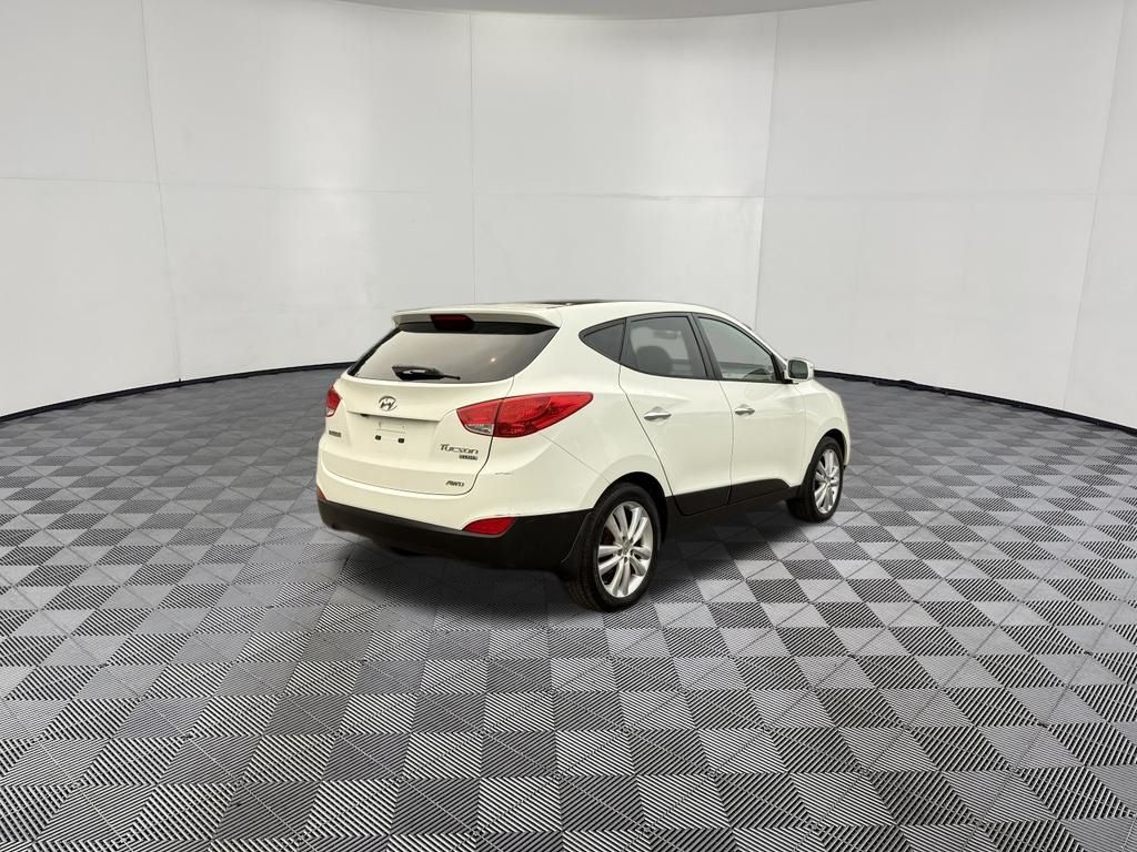 2011 Hyundai Tucson view 5