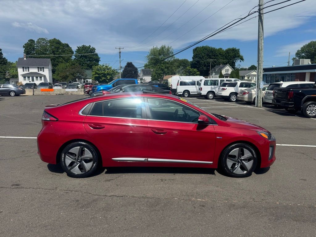2020 Hyundai IONIQ SEL - Photo 4