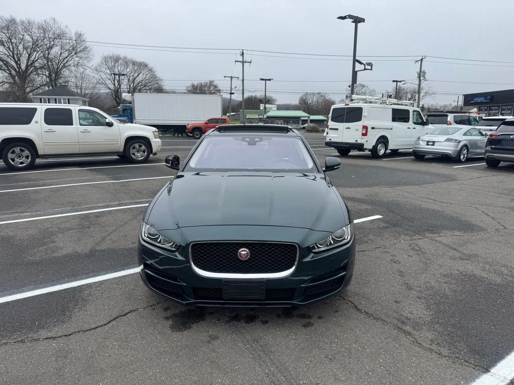 2017 Jaguar XE view 2