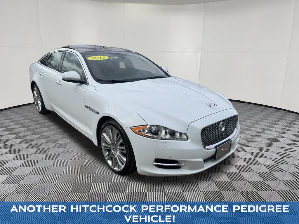 2013 Jaguar XJ view 3