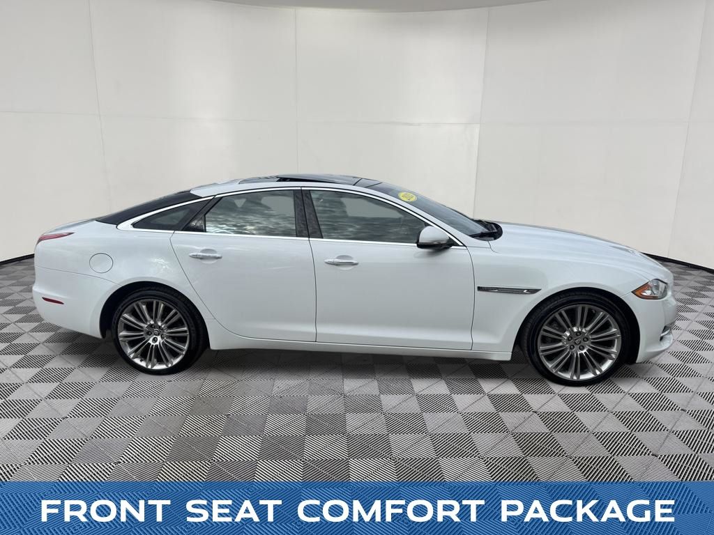 2013 Jaguar XJ view 4