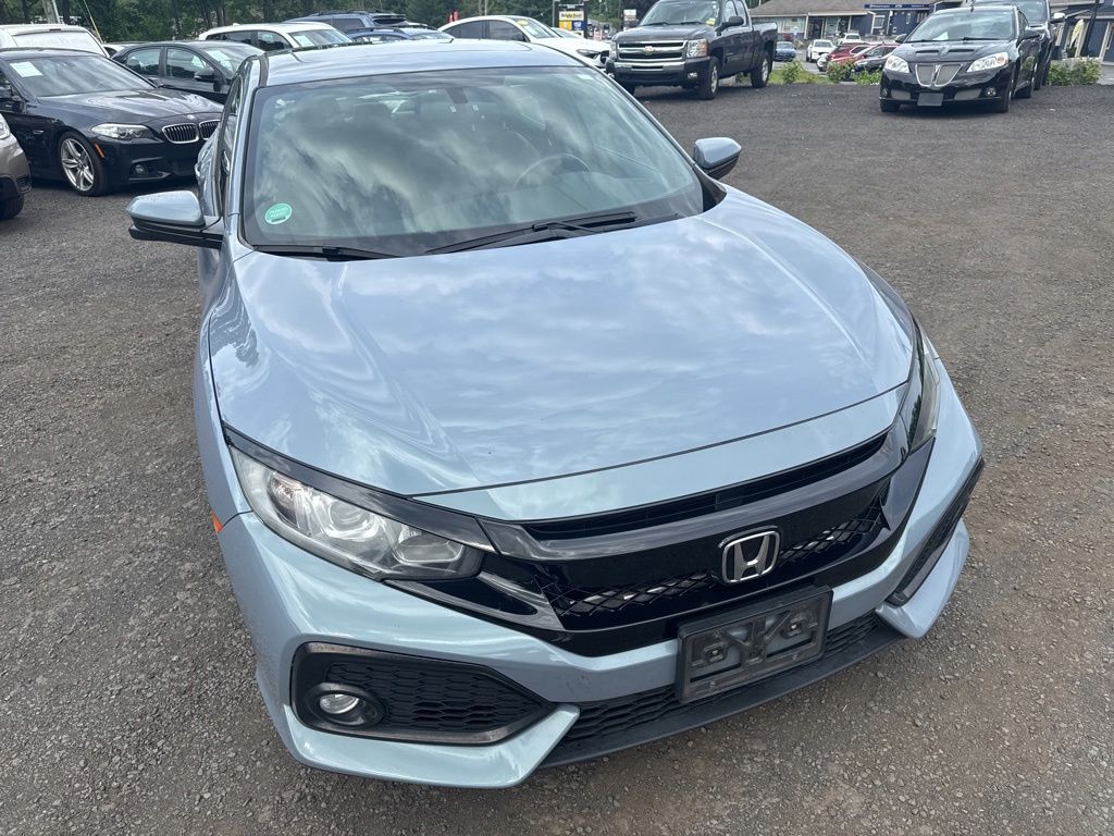 2018 Honda Civic view 4