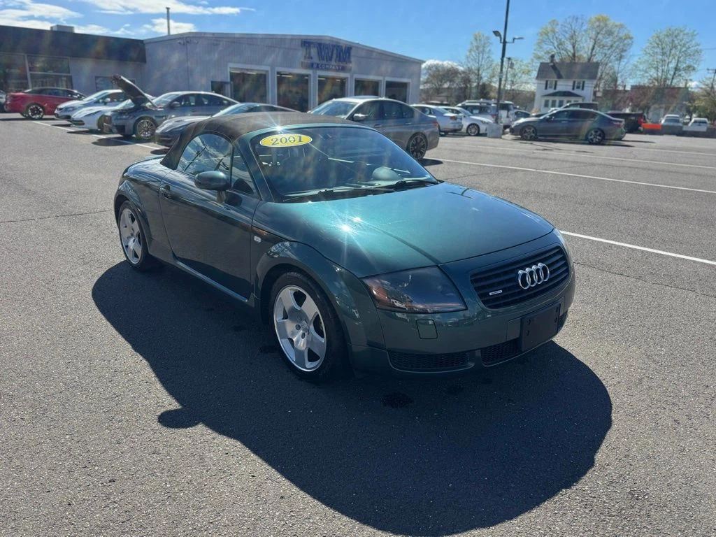 2001 Audi TT view 3