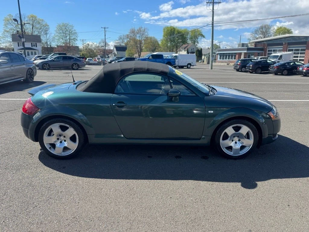 2001 Audi TT view 4