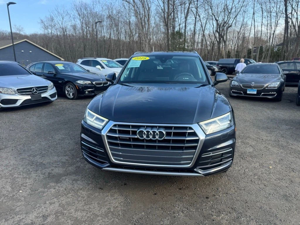 2018 Audi Q5 view 2