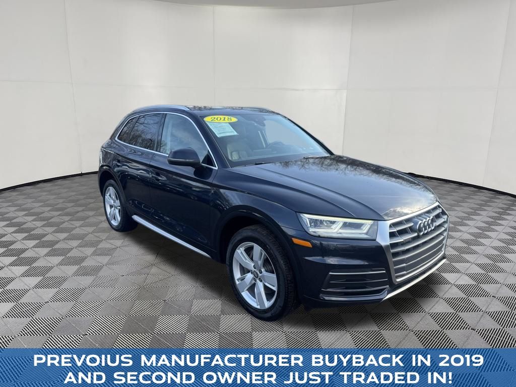 2018 Audi Q5 view 3