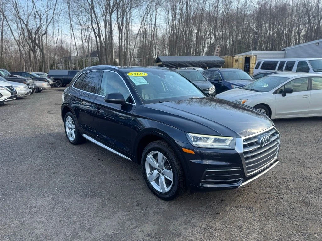 2018 Audi Q5 view 3