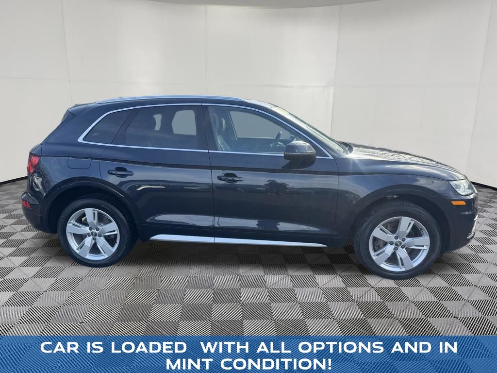 2018 Audi Q5 view 4